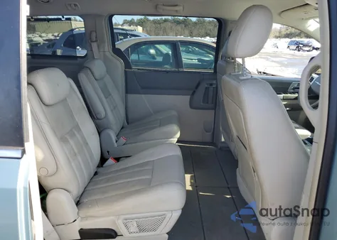 2008 Chrysler Town & Country Touring z USA, uszkodzony, nr VIN 2A8HR54P38R758924